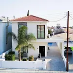 Marios Villa Larnaca