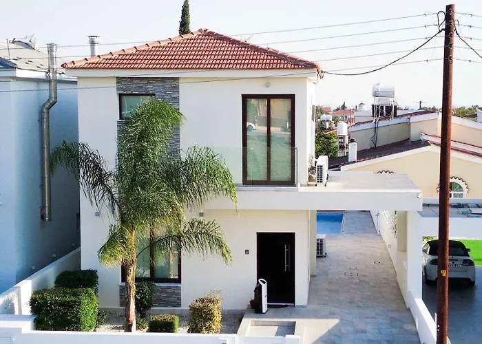 Marios Villa Larnaca